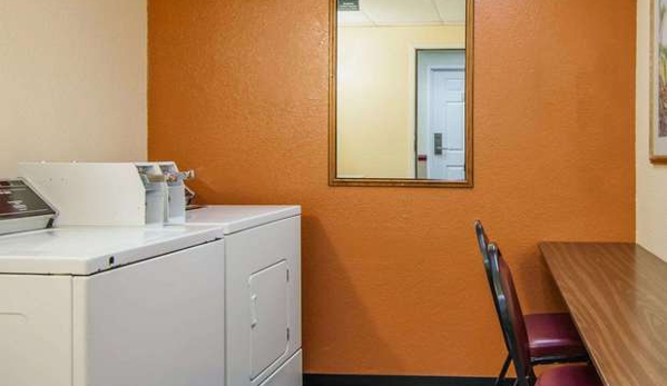 Quality Inn & Suites Medford Airport - Medford, OR