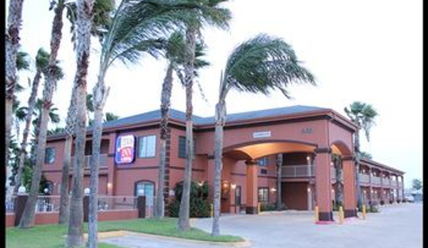 Texas Inn & Suites at La Plaza Mall and McAllen Airport - Mcallen, TX