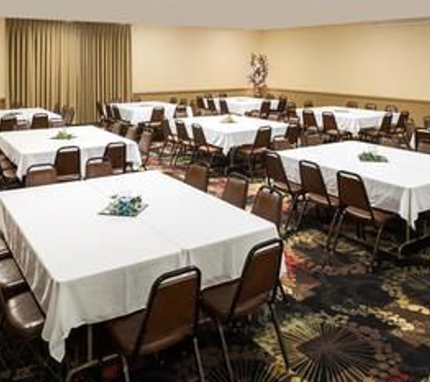 Ramada by Wyndham Grand Forks - Grand Forks, ND