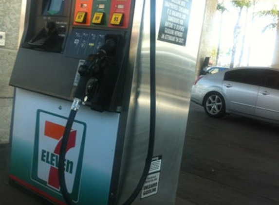 7-Eleven - Colton, CA