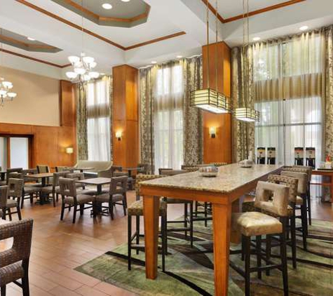 Hampton Inn & Suites Manchester-Bedford - Bedford, NH