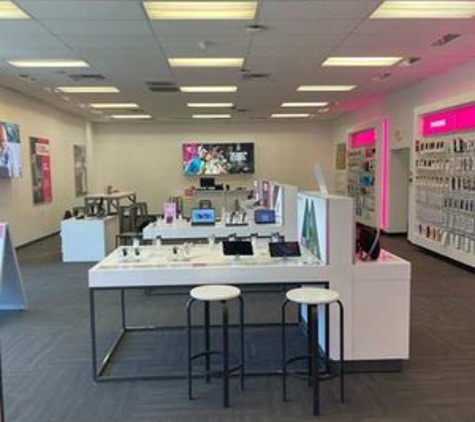 T-Mobile - Mission, KS