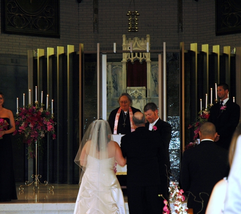 Remembrance Weddings - Saint Charles, MO