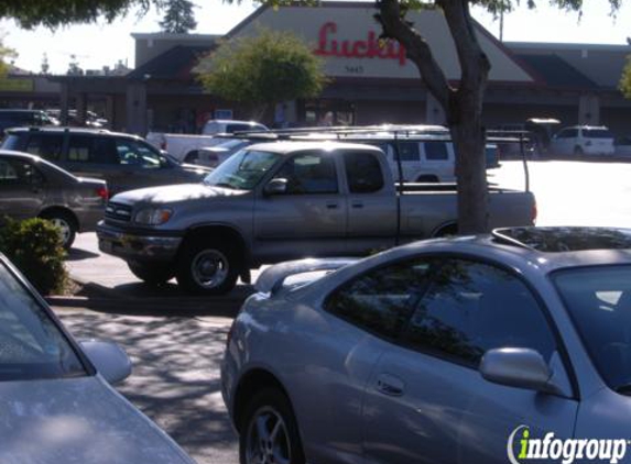 Lucky Supermarket - Castro Valley, CA