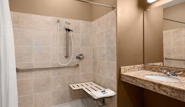 Microtel Inn & Suites by Wyndham Pleasanton - Pleasanton, TX