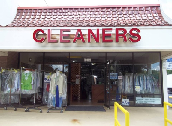Town & Country Cleaners - Gainesville, FL