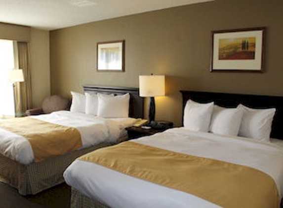 Country Inns & Suites - Brooklyn Center, MN