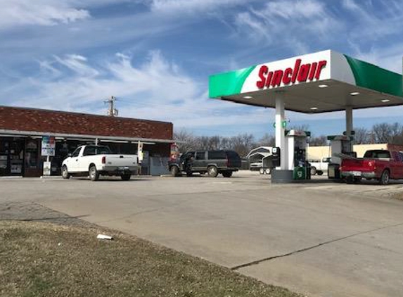 Sinclair Gas Station - Dewey, OK