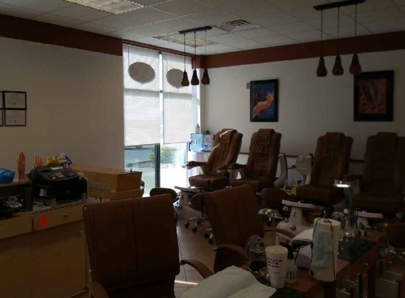 Modern Nail & Spa - Waterloo, IA