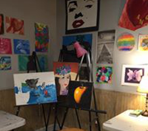 the Yard Art Classes - Buffalo, NY. Indoor Winter Studio bustles on Saturday mornings during the school year!
