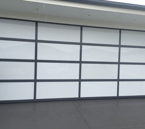 P & D Garage Doors - Taree, NSW. Modern Aluminium