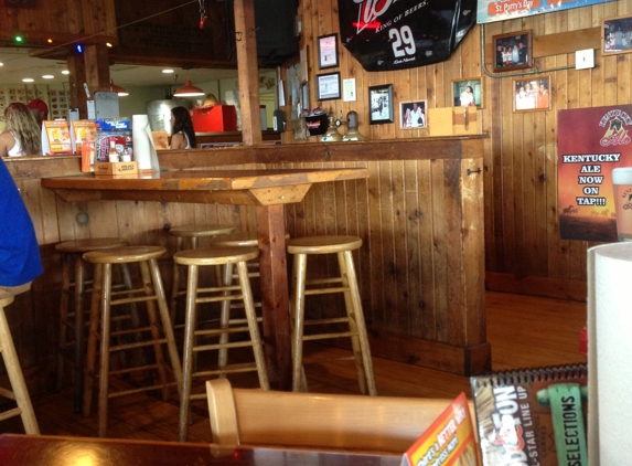 Hooters - Lexington, KY