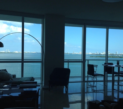 Front Desk Onyx On the Bay Mgmt Office - Miami, FL