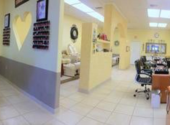 Center Nails & Spa - Naples, FL