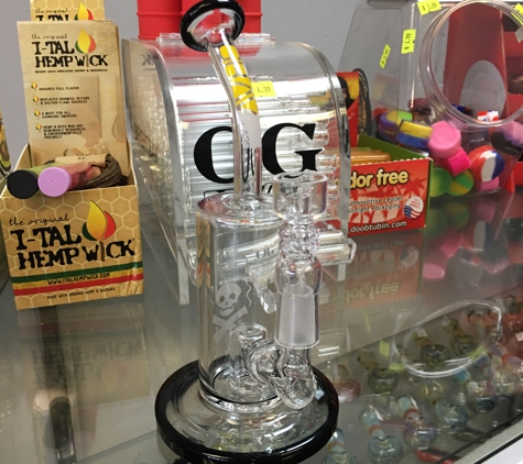 Cloud Nine Novelties - Metairie, LA. Gravlabs and Helix pipes also the afforable glass pieces cheap