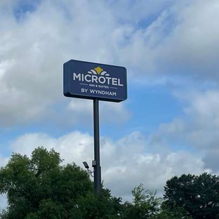 Microtel Inn & Suites by Wyndham Bossier City - Bossier City, LA