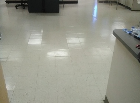 Floors and more maintenance - Taylor, MI. New Way Auto Dealer