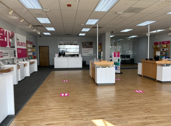 T-Mobile - Lenox, MI