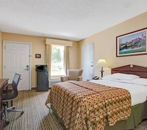 Baymont Inn & Suites - Smithfield, NC