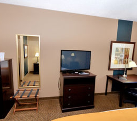 Boulders Inn & Suites Denison - Denison, IA