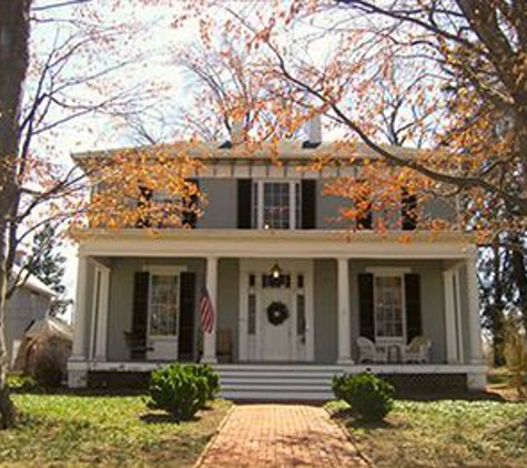 Carriage Inn Bed and Breakfast - Charles Town, WV