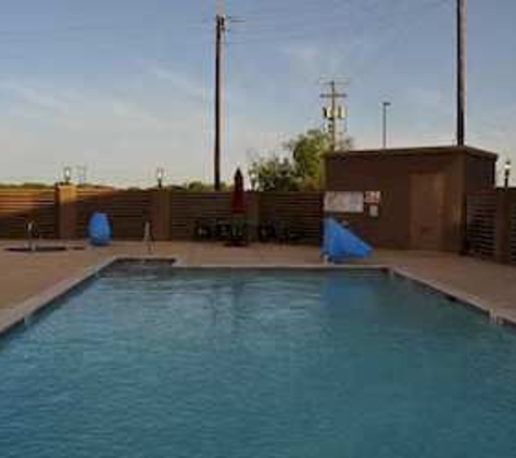 Hampton Inn Pleasanton - Pleasanton, TX