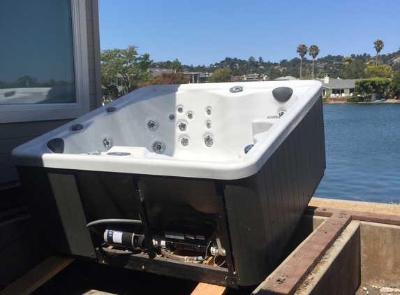 Movers With Maneuvers - Antioch, CA. 8x8 hot tub