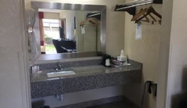 Days Inn by Wyndham Charlotte Airport North - Charlotte, NC