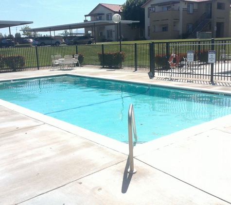 Village Oaks Apartments - Victorville, CA