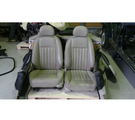 Horizon Automotive - Lonsdale, SA. VY VZ Comm. Calais Leather seats
