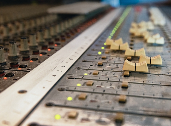 Pegasus Studios - Bayview Heights, QLD