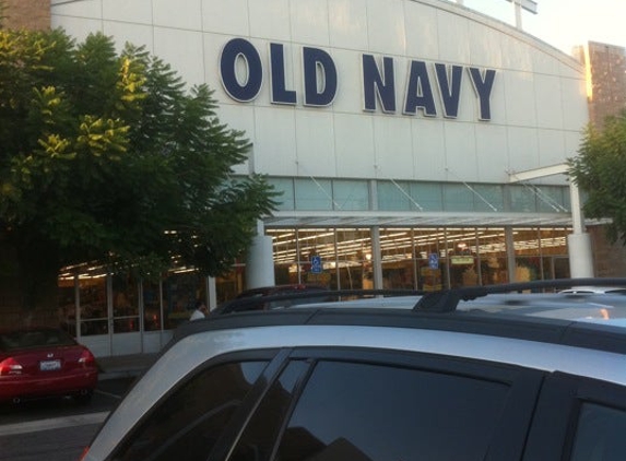 Old Navy - Pasadena, CA