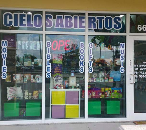 Los Cielos Abiertos Christian Bookstore (Libreria Cristiana) - Hollywood, FL