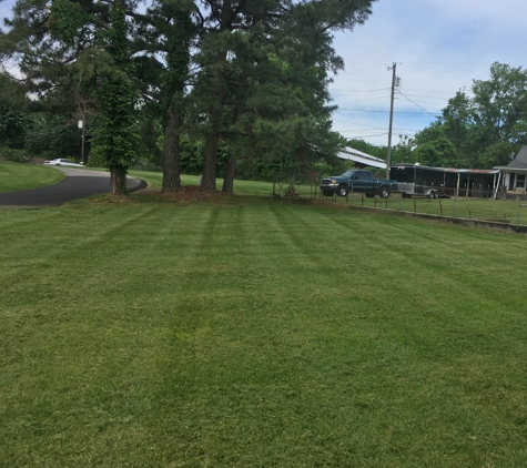 Strictly's Lawn Service - Clarksville, TN