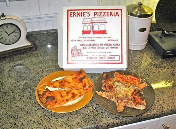 Ernie's Pizzeria - New Haven, CT