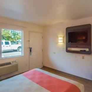 Motel 6 - Red Bluff, CA