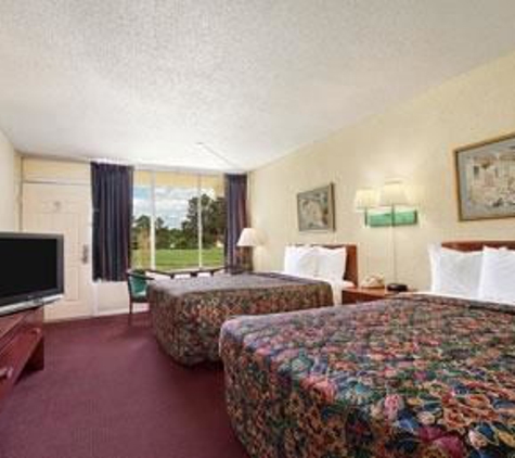 Days Inn by Wyndham Fort Pierce Midtown - Fort Pierce, FL