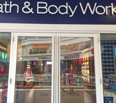 Bath & Body Works - Los Angeles, CA. Store front