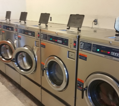 A LAUNDROMAT OF MIAMI SW 17 AVE ( 24 COIN LAUNDRY ) - Miami, FL