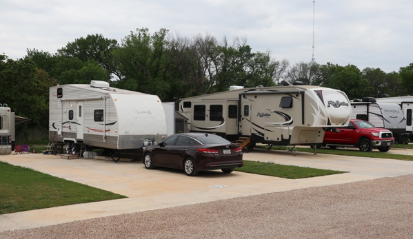 Shady Acres RV Park - Cleburne, TX