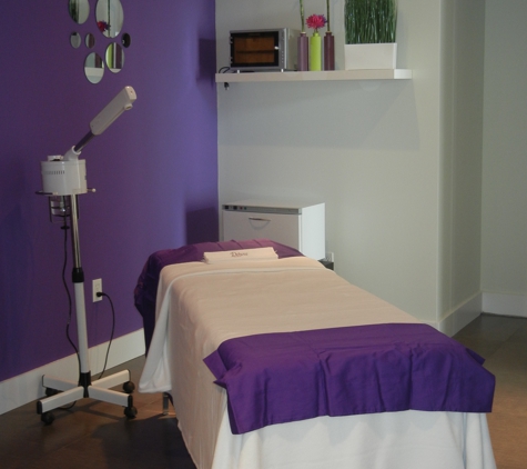 DELUXE CENTER SPA - Fort Lauderdale, FL