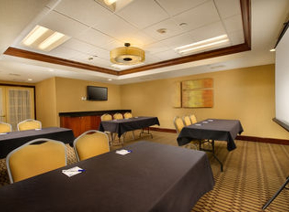 Holiday Inn Express & Suites Manassas - Manassas, VA