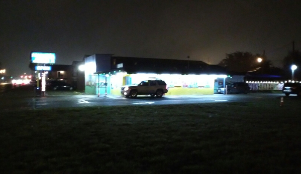 Popeyes Sno Cone - San Juan, TX. Side night view