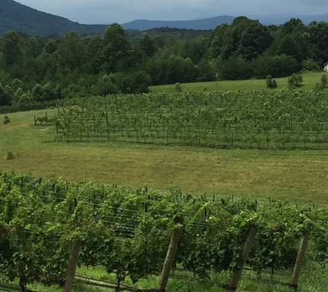 Round Peak Vineyards - Mount Airy, NC