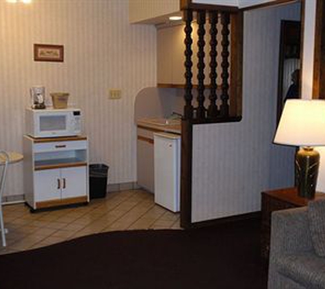 Chalet Motor Inn - Centerport, NY