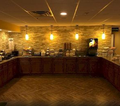 Baymont Inn & Suites - Southfield, MI