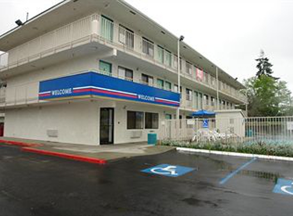 Motel 6 - Kirkland, WA