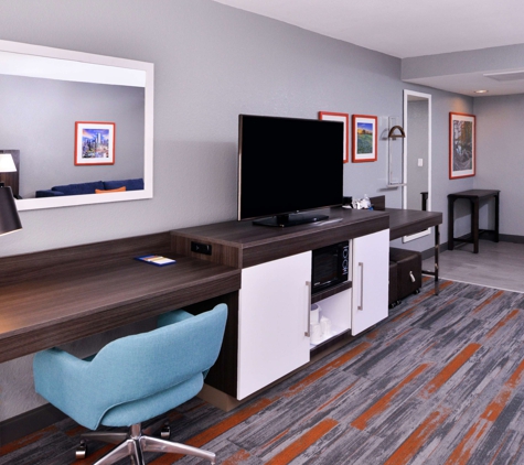 Hampton Inn & Suites Legacy Park-Frisco - Frisco, TX