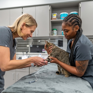 Livewell Animal Hospital at The Parks - Washington, DC