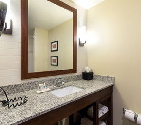 Comfort Suites & Conference Center - Worthington, MN